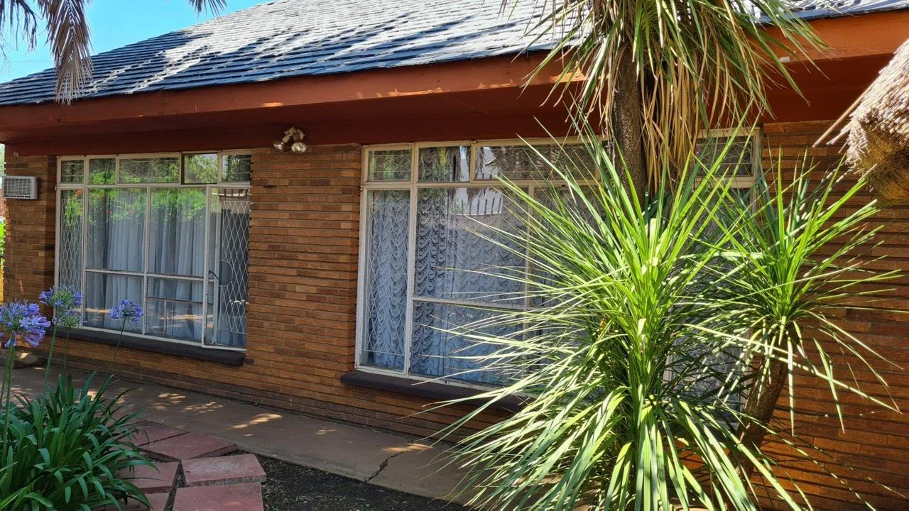 4 Bedroom House for sale in Wilkoppies