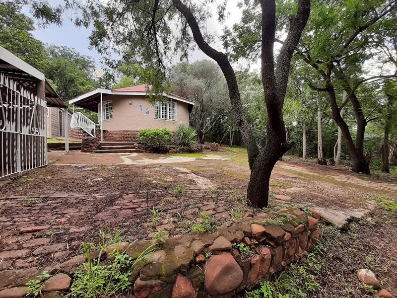 3 Bedroom House in Hartbeespoort Outlying