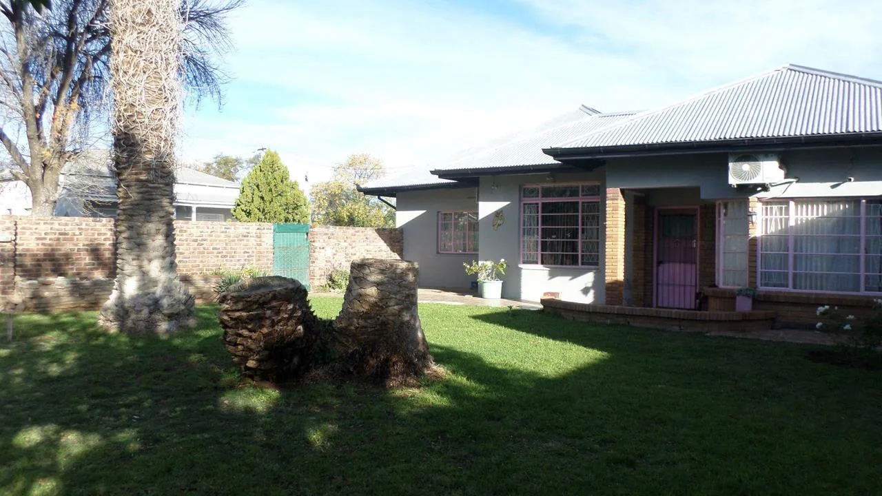 3 Bedroom House for sale in Middelburg
