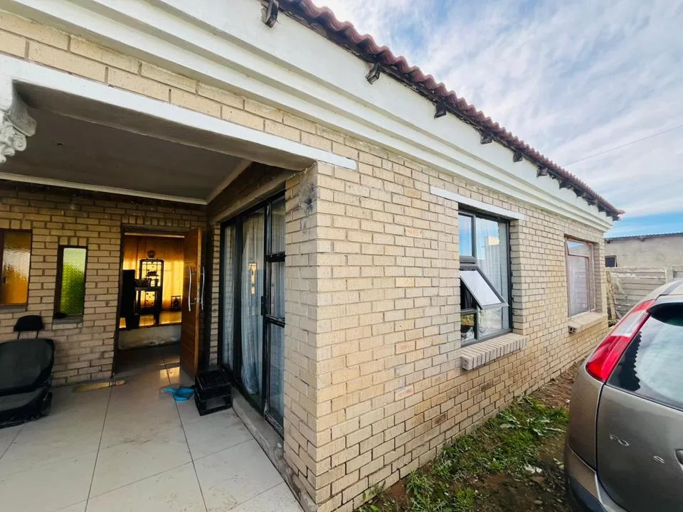 4 Bedroom House for sale in Grasslands