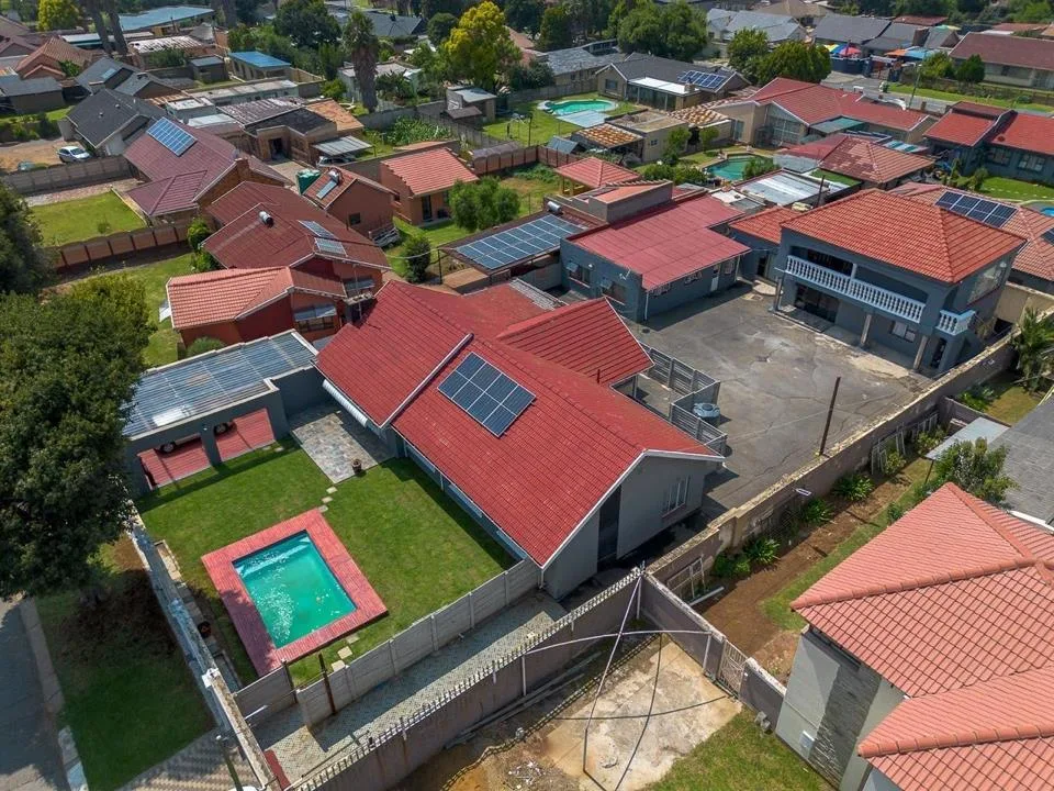 11 Bedroom House for sale in Kibler Park