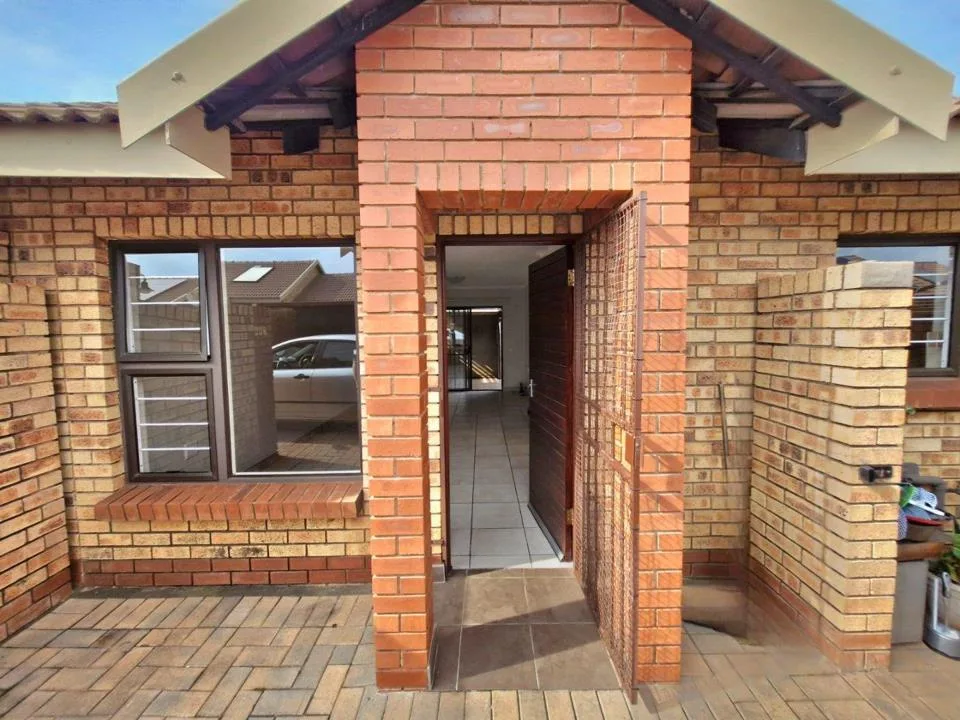 2 Bedroom Townhouse for sale in Montana Tuine