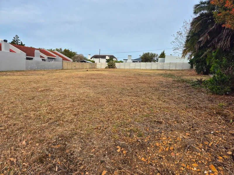 1 082 m² Land available in Bredasdorp