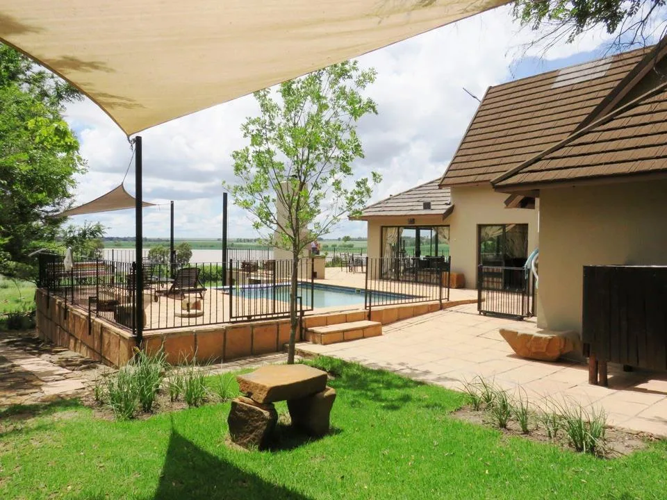 5 Bedroom House for sale in Oranjeville