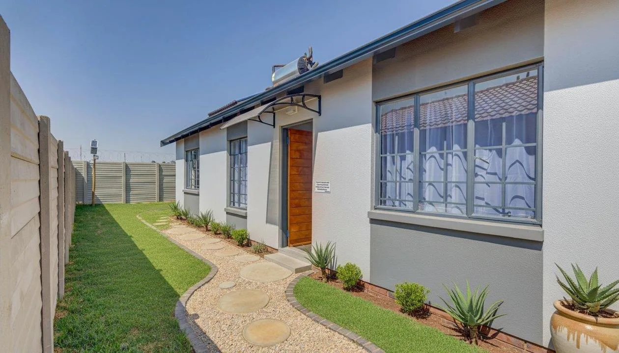 3 Bedroom House for sale in Sky City