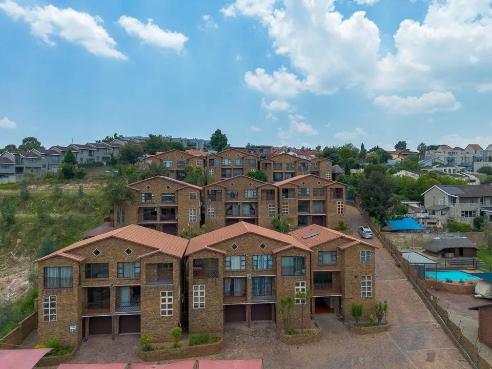 3 Bedroom Townhouse for sale in Ridgeway