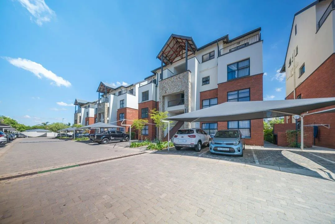 2 Bedroom Apartment / flat for sale in Greenstone Crest
