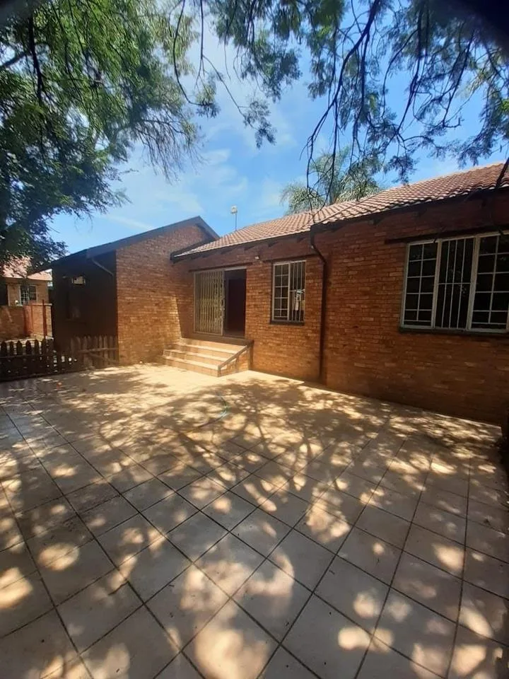 3 Bedroom House for sale in Safari Gardens