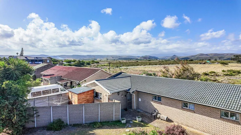 4 Bedroom House in Klein Brak Rivier
