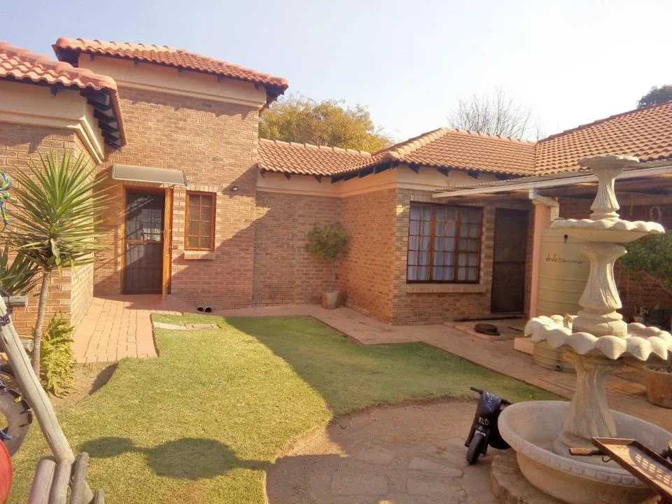 5 Bedroom House for sale in Fairleads
