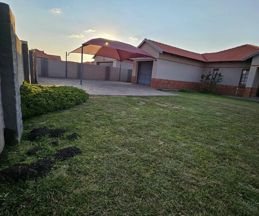 3 Bedroom House to rent in Waterkloof AH