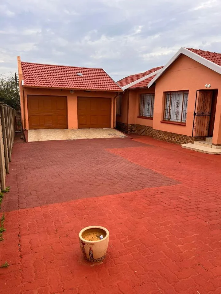 3 Bedroom House for sale in Sebokeng Zone 10