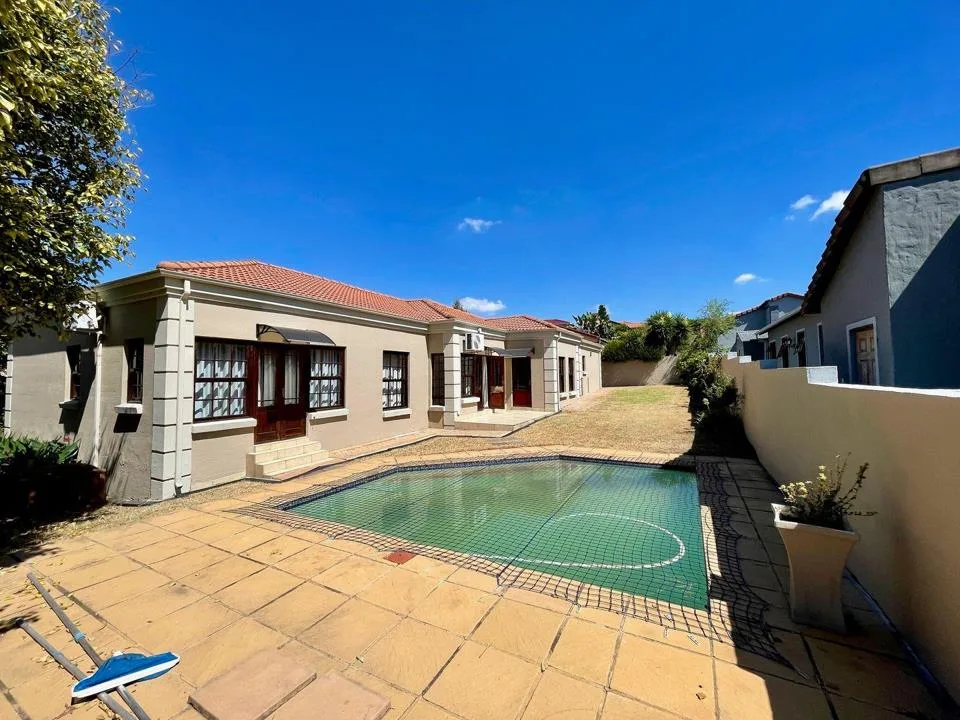 3 Bedroom House for sale in Kyalami