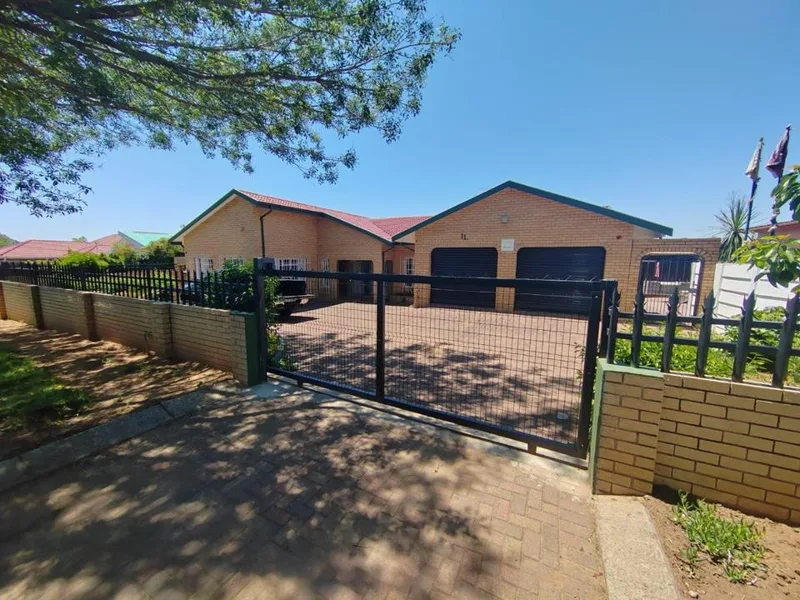 3 Bedroom House to rent in Lennoxton