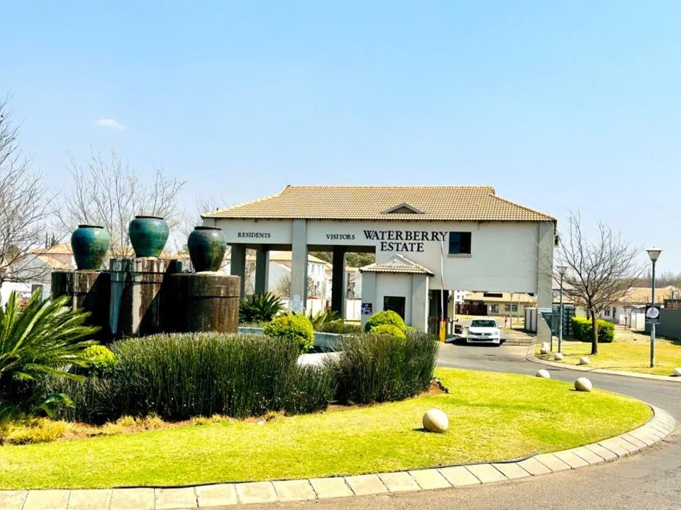 2 Bedroom Apartment / flat to rent in Van Der Hoff Park