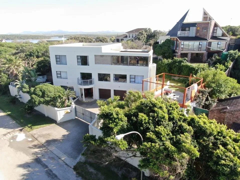 3 Bedroom Apartment / flat to rent in Paradise Beach