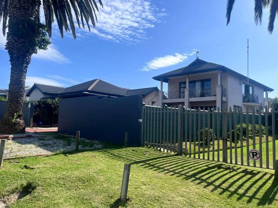3 Bedroom House for sale in Jeffreys Bay Central