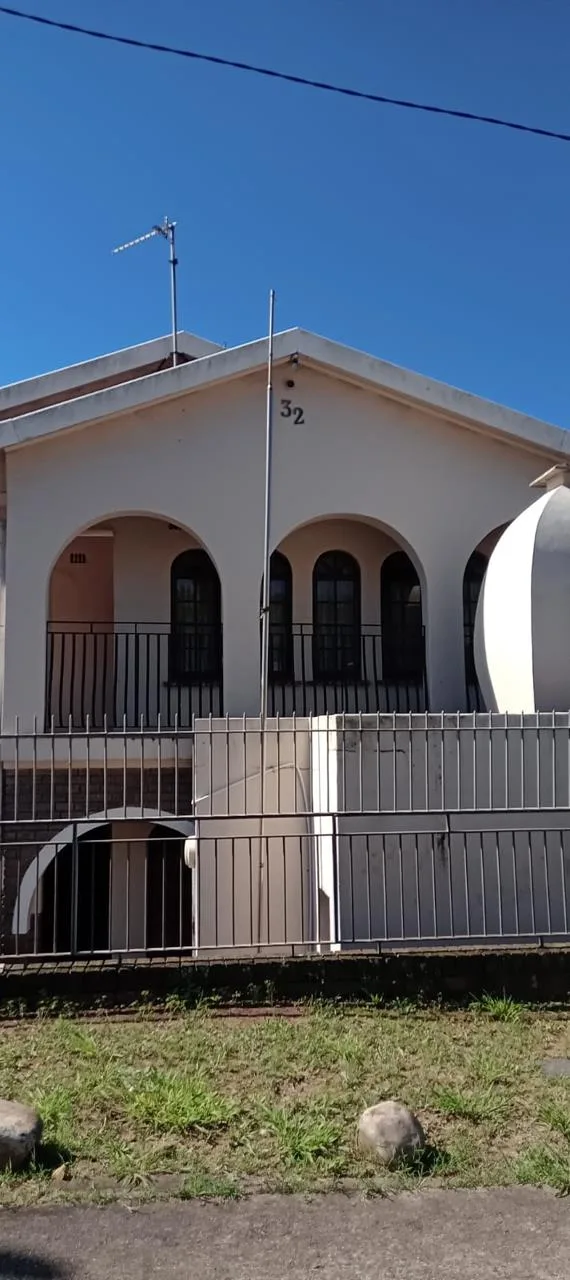 6 Bedroom House for sale in Shallcross