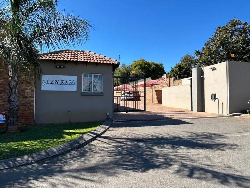 3 Bedroom Apartment / flat for sale in Bedford Gardens