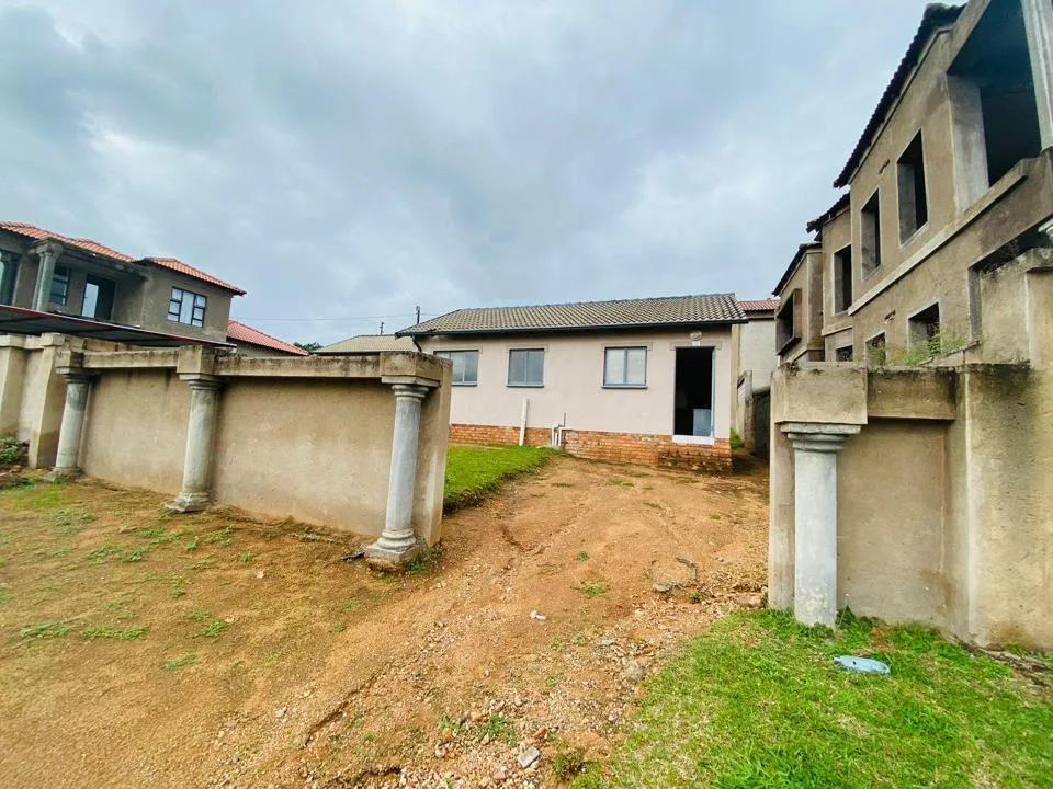 2 Bedroom House for sale in Karino