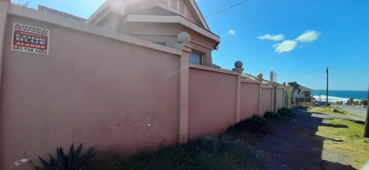 11 Bedroom House for sale in Quigney