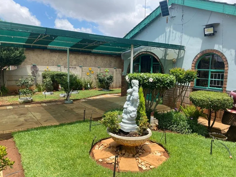 4 Bedroom House for sale in Randlespark