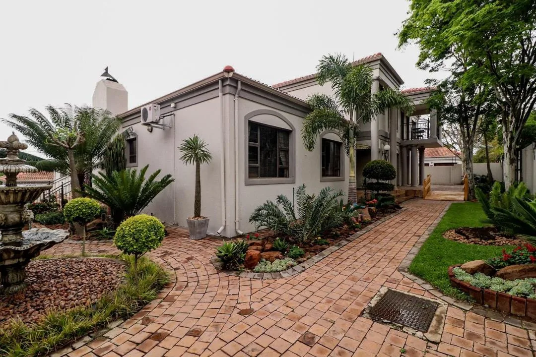 4 Bedroom House for sale in Safari Gardens