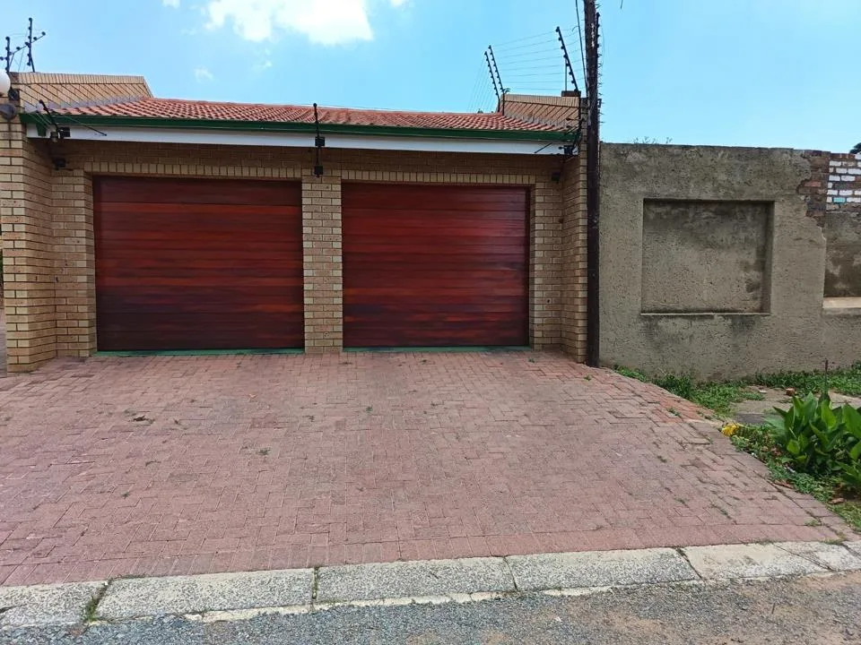 2 Bedroom Townhouse for sale in The Hill