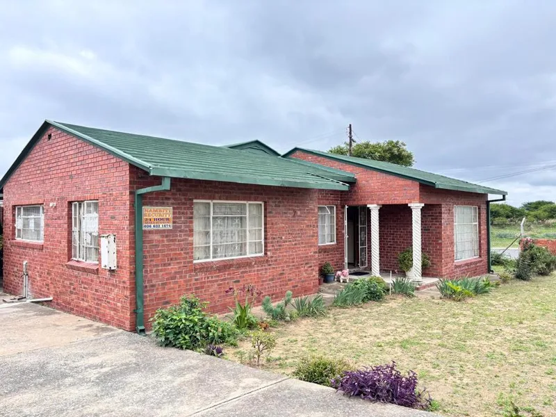 4 Bedroom House for sale in Acaciaville