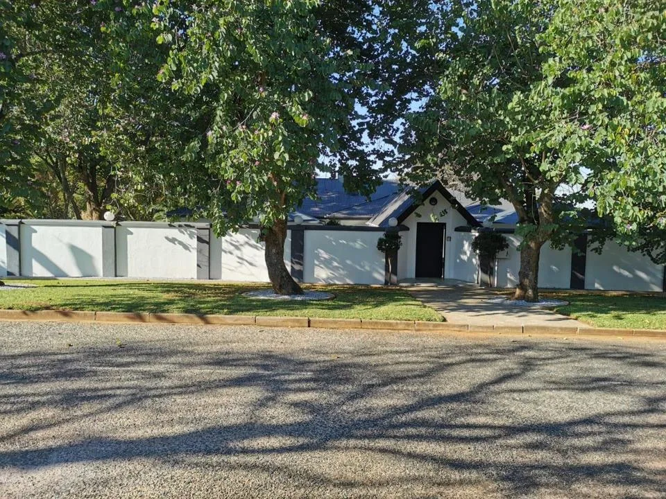6 Bedroom House for sale in White River Central