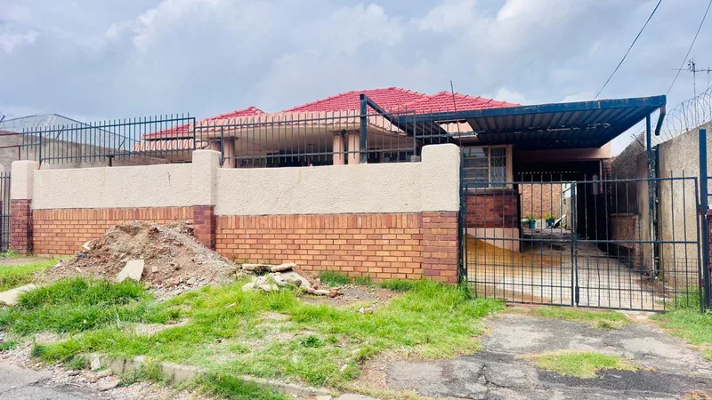 2 Bedroom House in Rosettenville