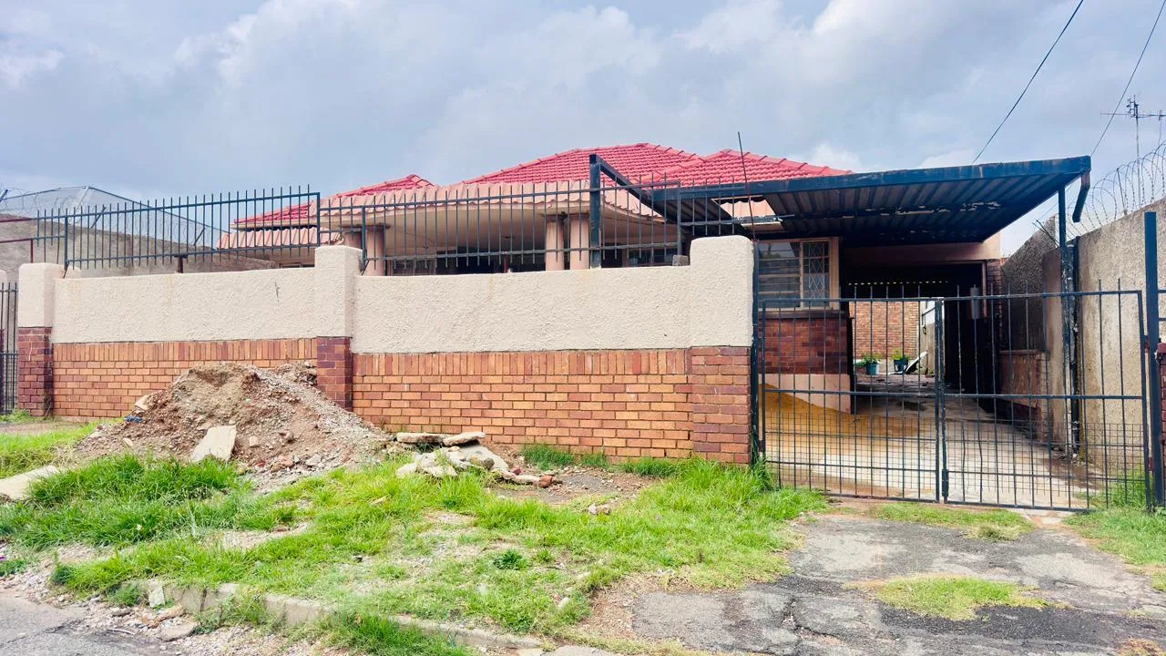 2 Bedroom House in Rosettenville