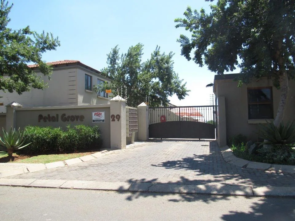 3 Bedroom Townhouse to rent in Meyersdal