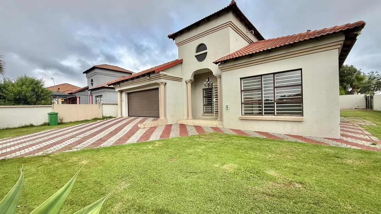 4 Bedroom House to rent in Aerorand