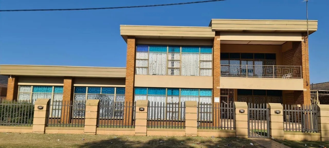 4 Bedroom House for sale in Mohadin