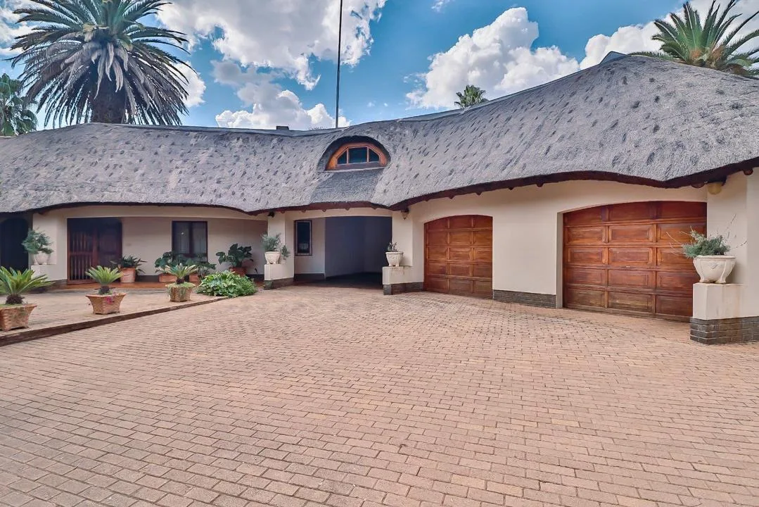 4 Bedroom House for sale in Irene Park