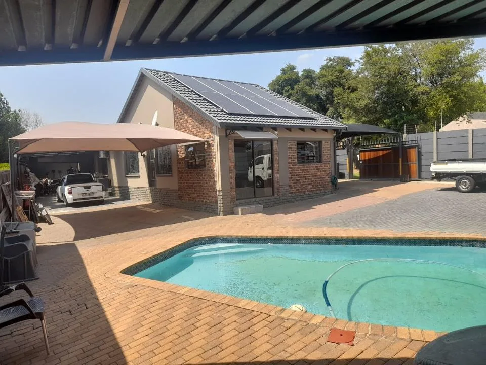 3 Bedroom House for sale in Elandspark