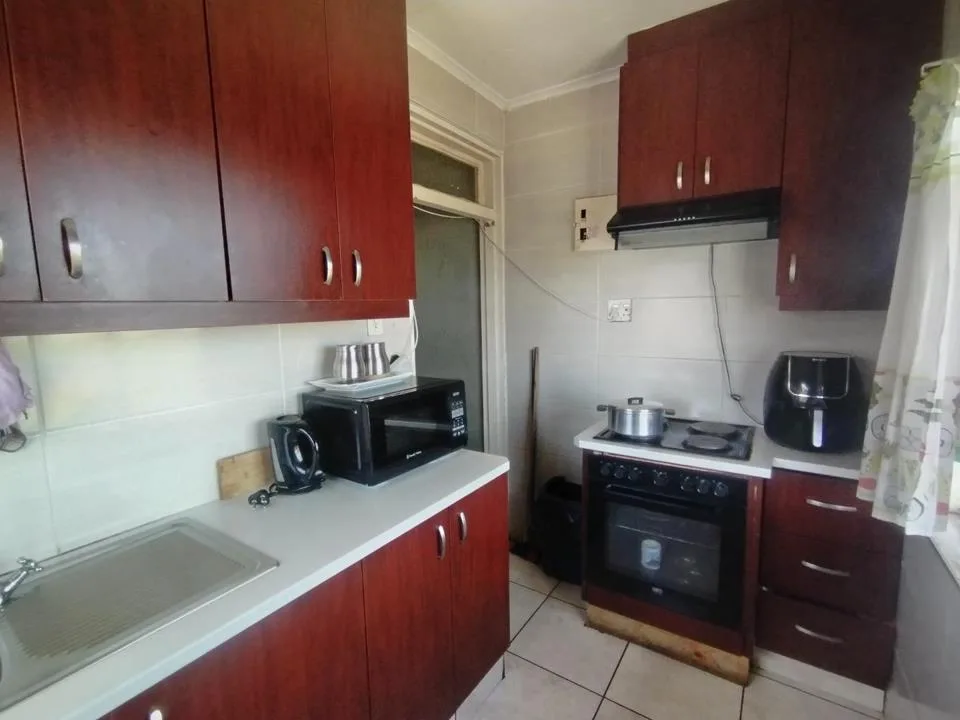 2 Bedroom Apartment / flat for sale in Montclair