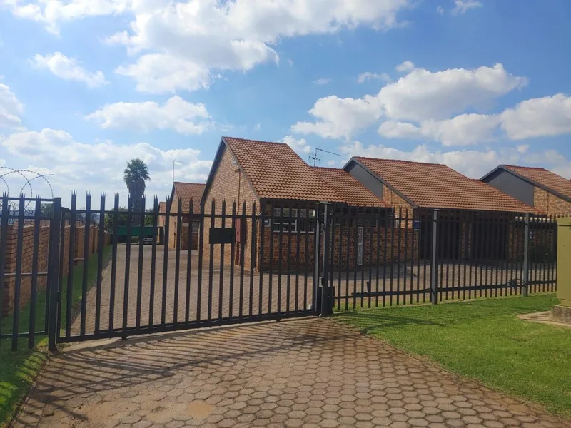 2 Bedroom Townhouse in Wilro Park