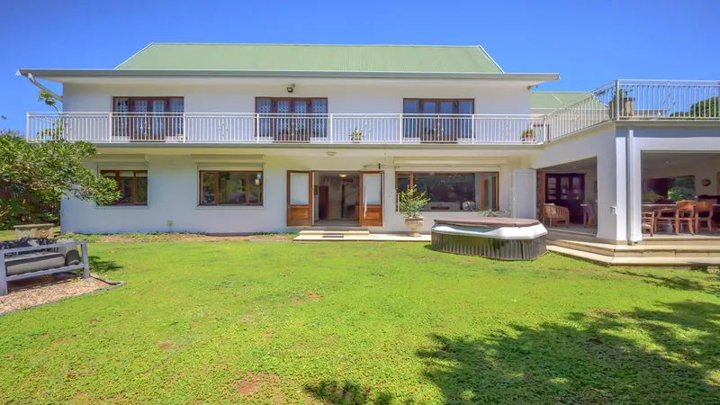 4 Bedroom House in Westbrook