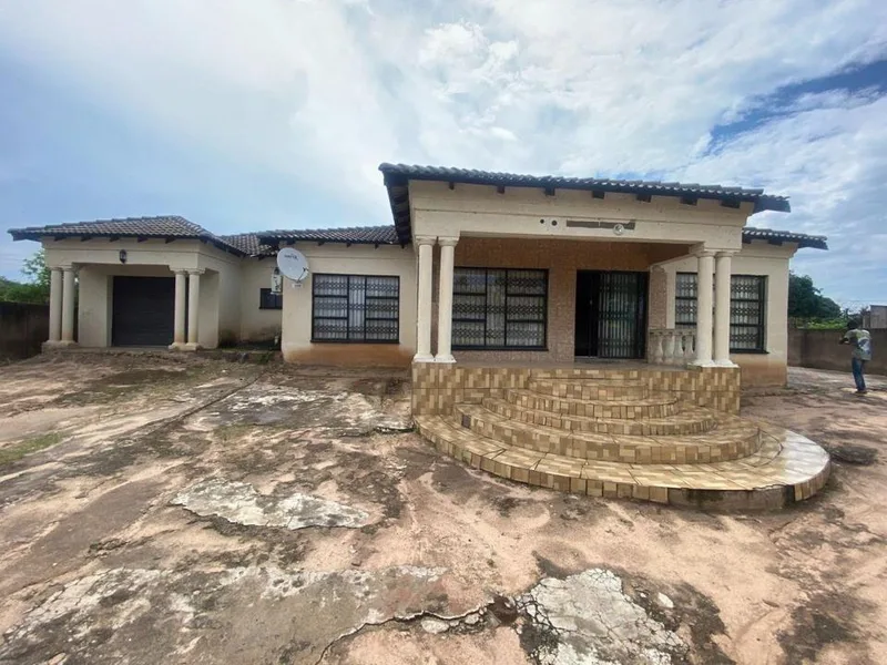 4 Bedroom House for sale in Relani
