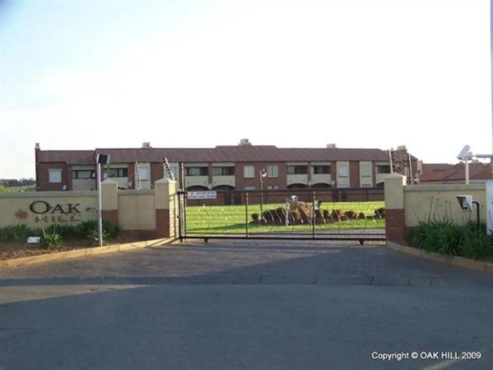 2 Bedroom Townhouse to rent in Mooikloof Ridge