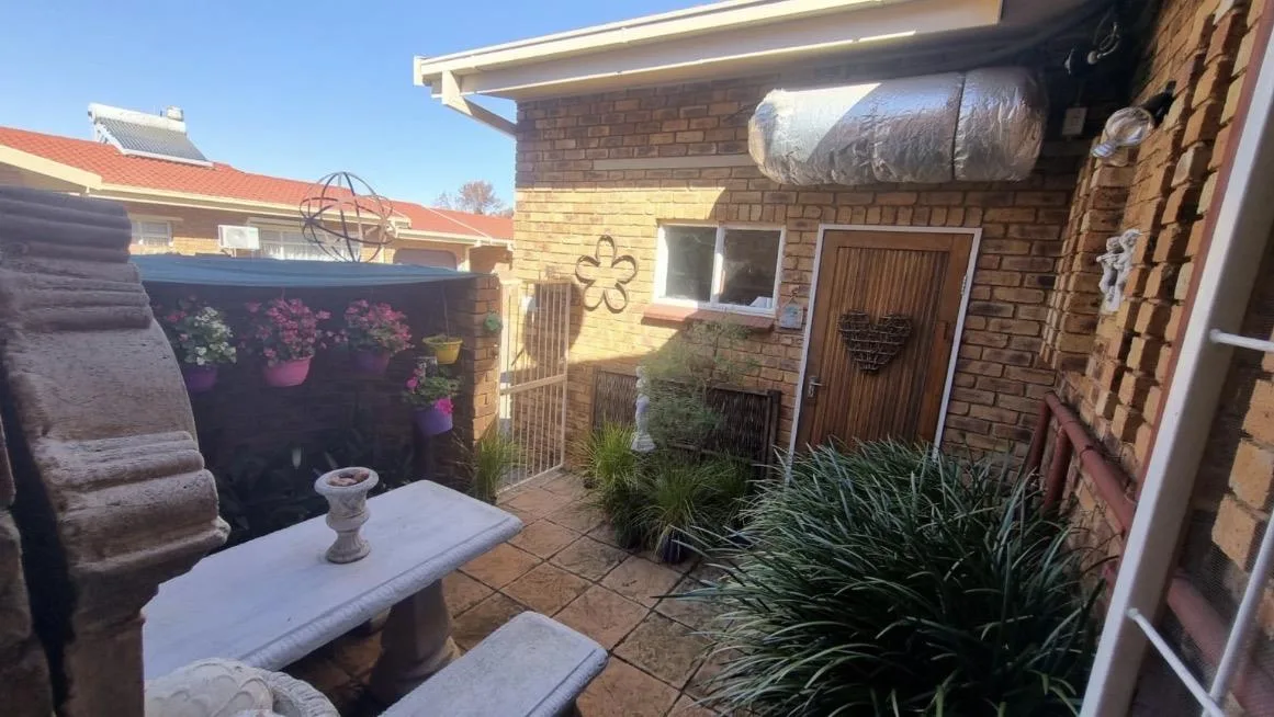 2 Bedroom House for sale in Sasolburg Ext 11