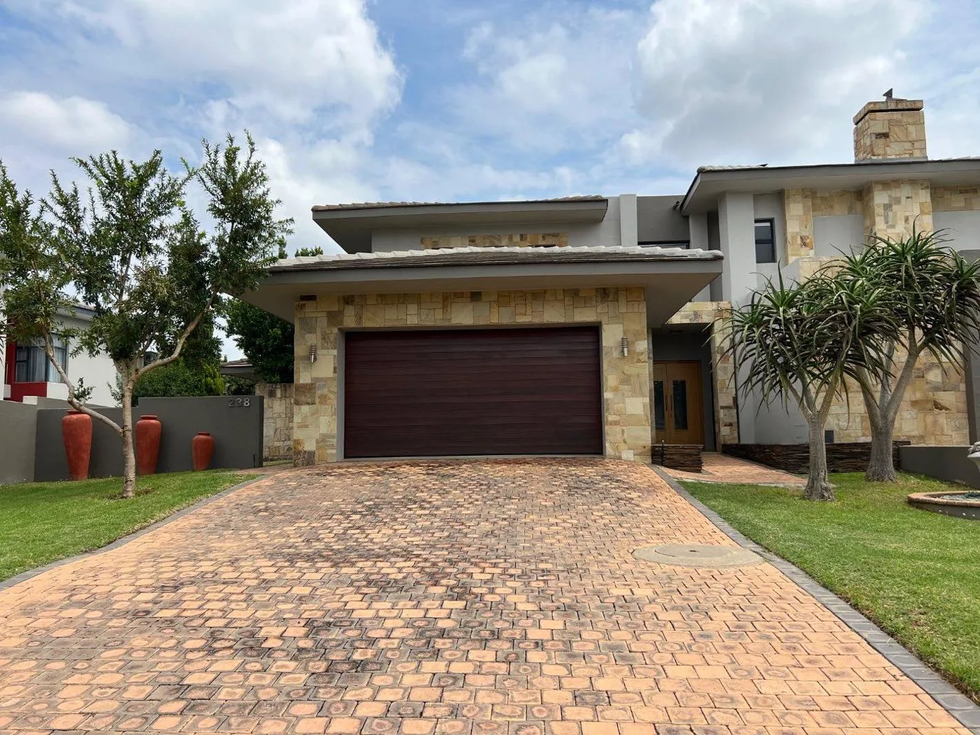 Property to rent in Lombardy Estate