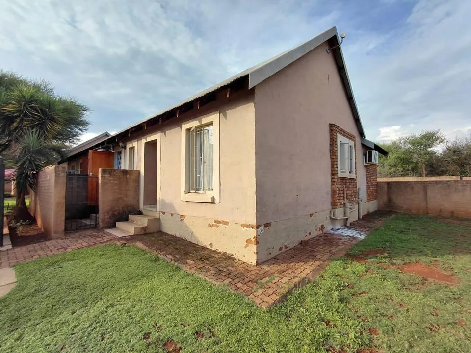 2 Bedroom Townhouse for sale in Thabazimbi