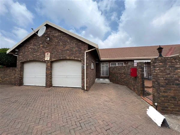 3 Bedroom Townhouse in Birchleigh North