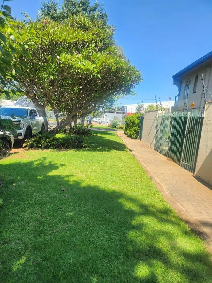 2 Bedroom Townhouse for sale in Rietfontein