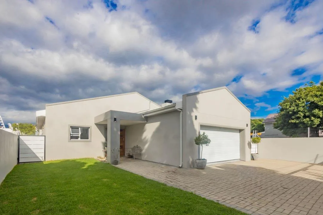 3 Bedroom House for sale in Rawsonville