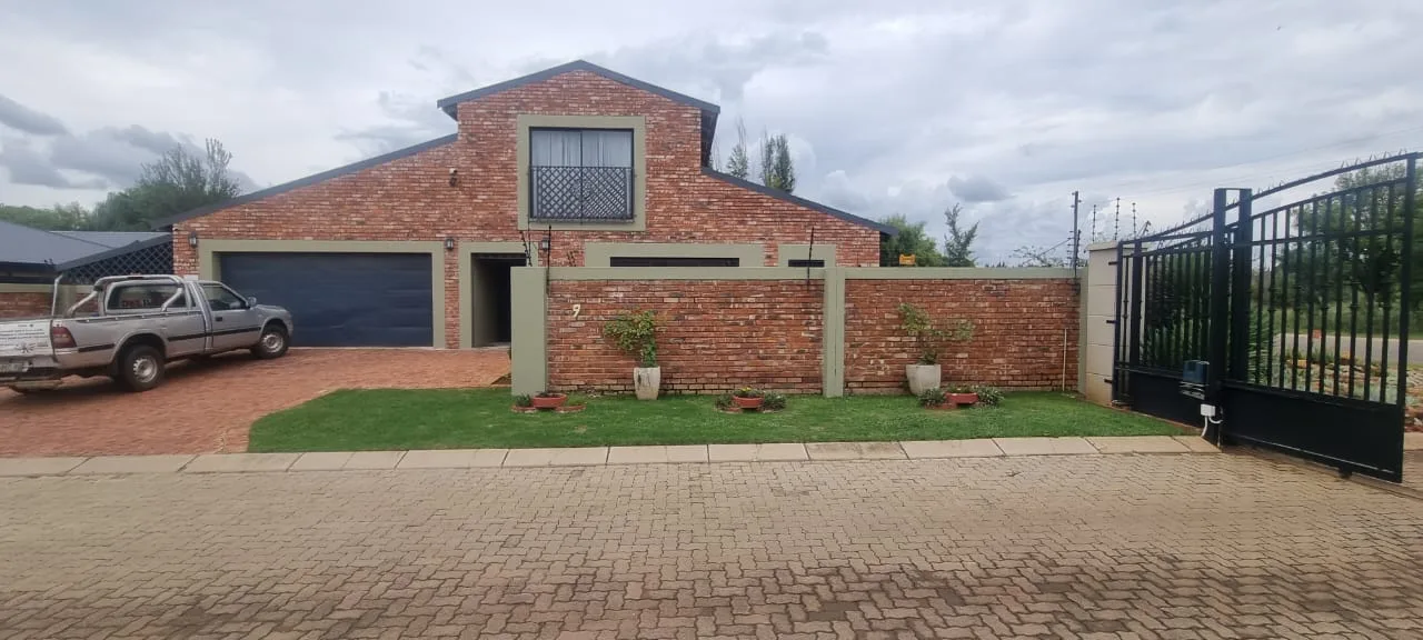 3 Bedroom House to rent in Van Der Hoff Park