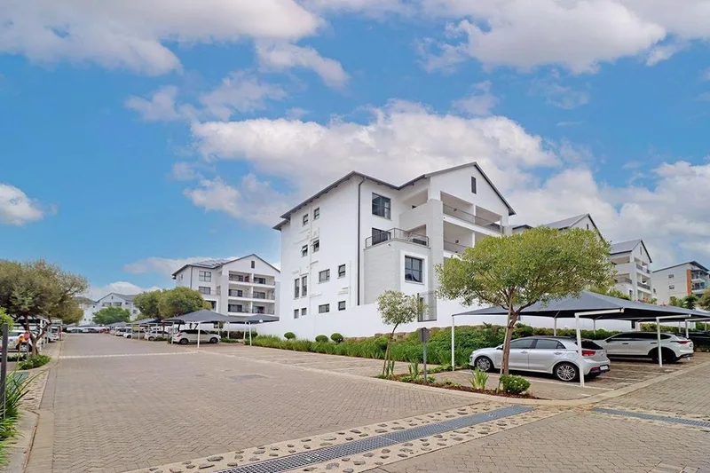 2 Bedroom Apartment / flat for sale in Greenstone Hill